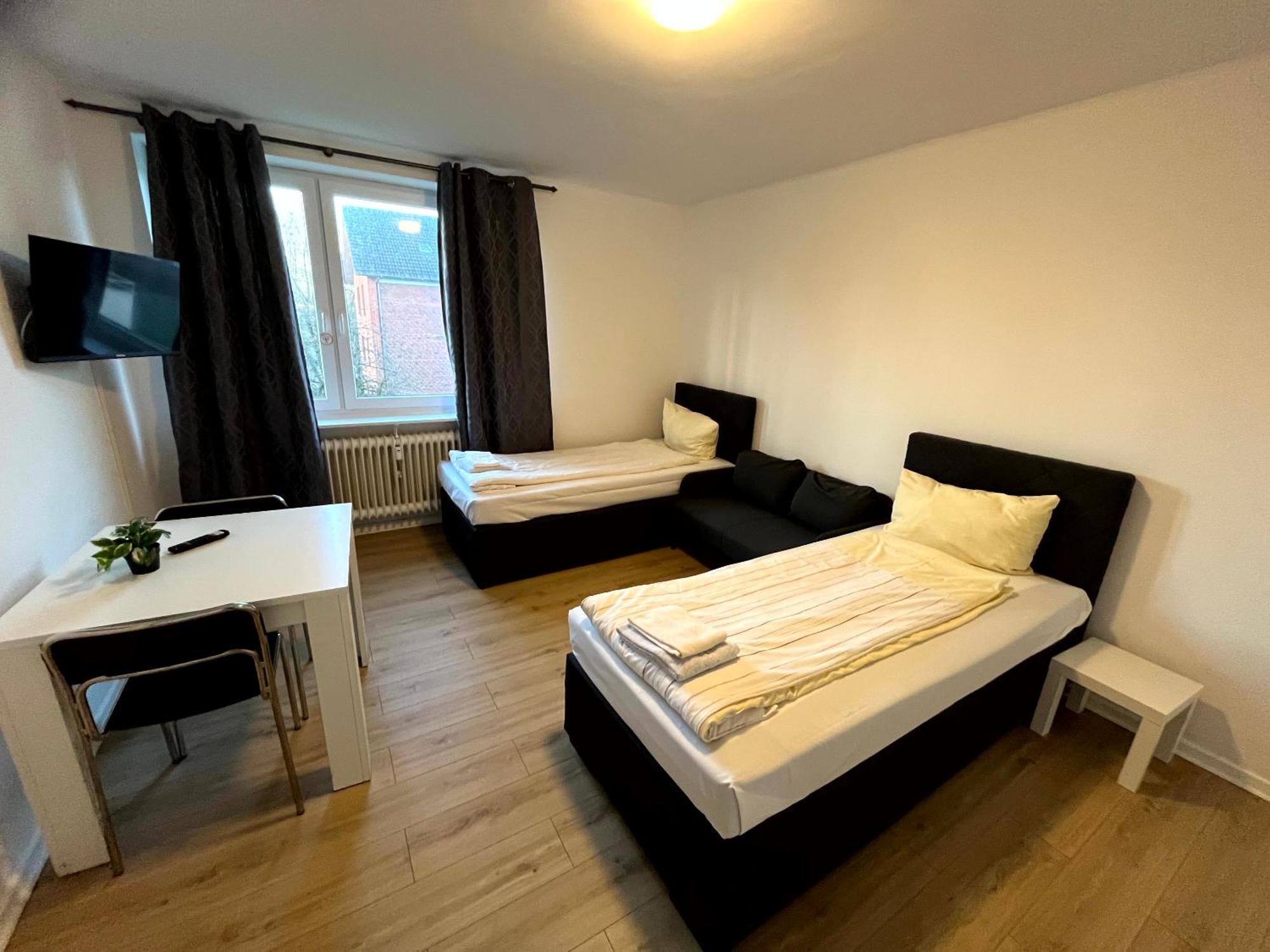 3-zimmer Monteurwohnung Mit Balkon * Neumuenster