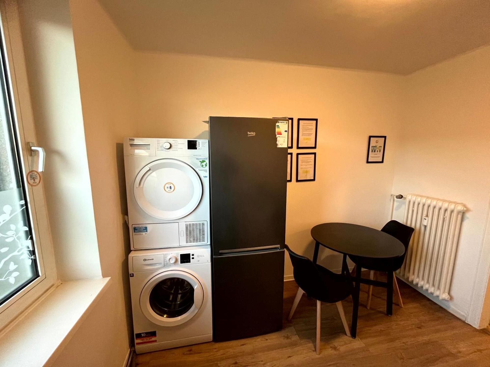 3-zimmer Monteurwohnung Mit Balkon Apartment Neumuenster
